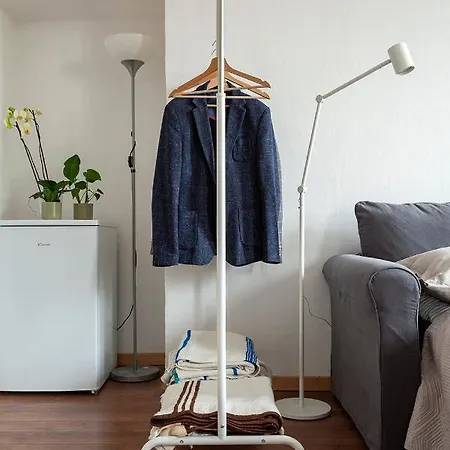 A Quiet Sunny In 아파트 베르바니아